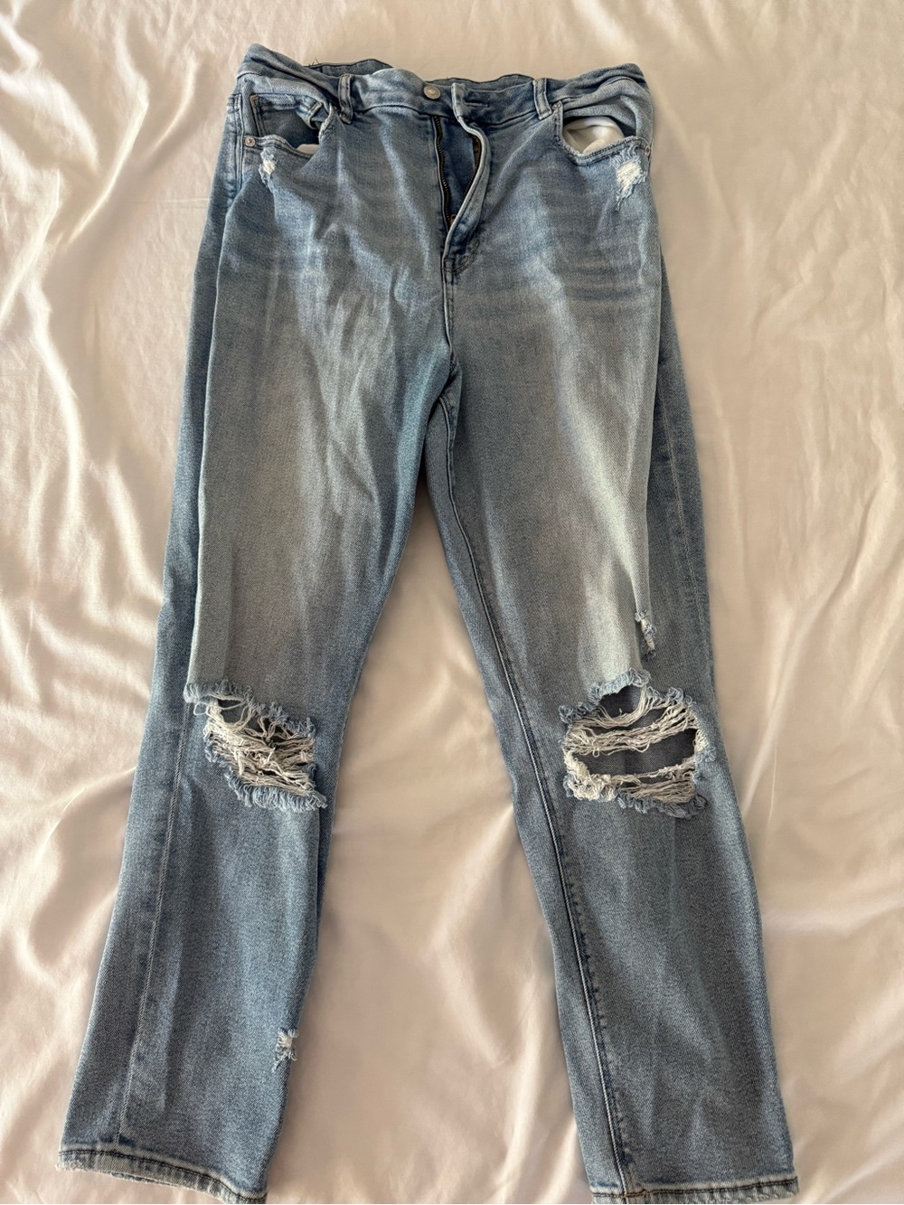 American Eagle Outfitters Distressed Light Wash Boyfriend Jeans